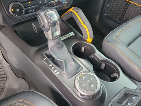 Used 2021 Ford Bronco Badlands image 15