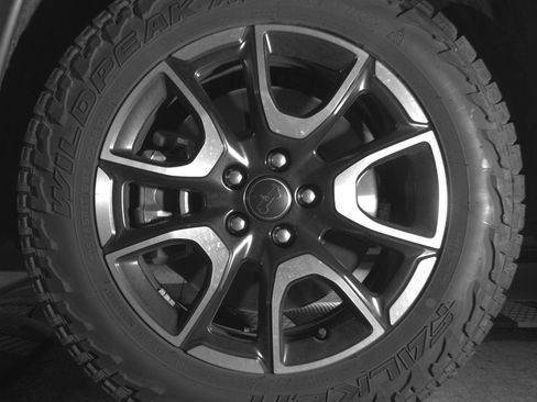 Used 2025 Jeep Compass Trailhawk AWD/4WD image 12