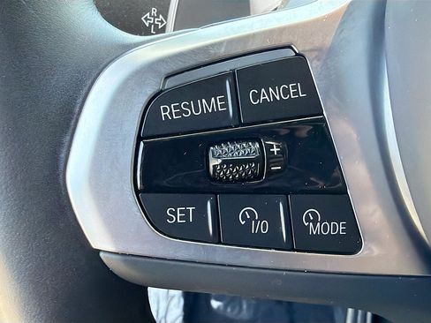 Used 2025 BMW X5 xDrive40i w/ M Sport Package AWD/4WD image 37