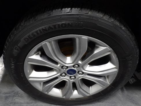 Used 2019 Ford Edge Titanium w/ Cold Weather Package AWD/4WD image 22