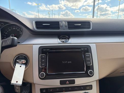 Used 2013 Volkswagen CC Sport FWD image 11