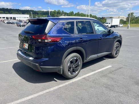 Used 2025 Nissan Rogue SV w/ SV Premium Package AWD/4WD image 38