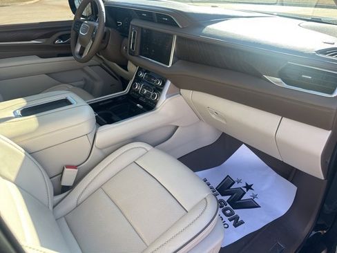 Used 2023 GMC Yukon XL Denali image 28