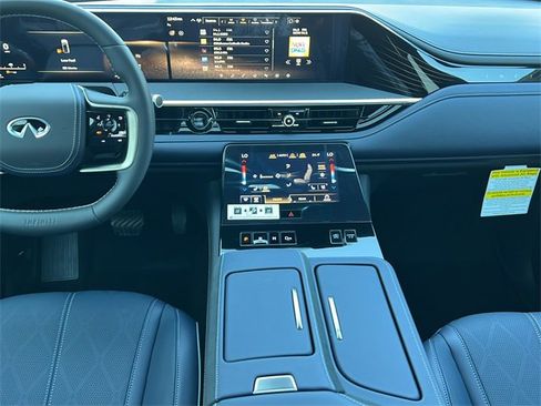 New 2026 INFINITI QX80 4WD image 14