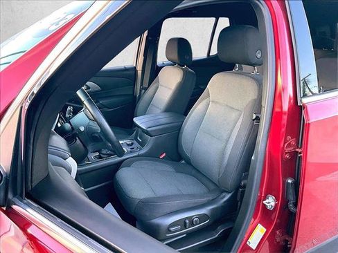 Used 2023 Chevrolet Traverse LT FWD image 27