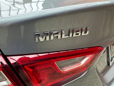 Used 2025 Chevrolet Malibu LT FWD image 3
