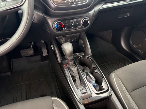 Used 2021 Chevrolet TrailBlazer LT FWD image 15