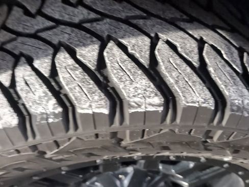 Used 2018 Ford F150 Lariat w/ Equipment Group 502A Luxury image 6