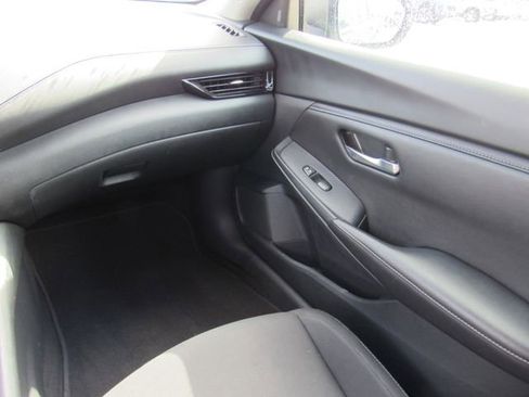 Used 2024 Nissan Sentra SV FWD image 18