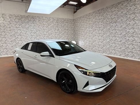 Used 2021 Hyundai Elantra SEL w/ Convenience Package FWD image 1