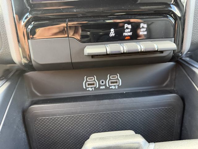 Used 2026 RAM 1500 Laramie AWD/4WD image 25