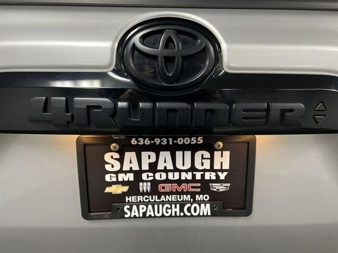 Used 2021 Toyota 4Runner Venture w/ Moonroof Package image 33