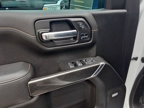 Used 2021 GMC Sierra 1500 AT4 w/ AT4 Value Package AWD/4WD image 11