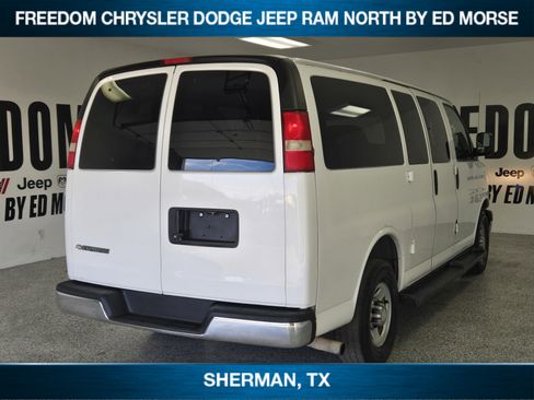 Used 2014 Chevrolet Express 2500 LT w/ LT Preferred Equipment Group image 3