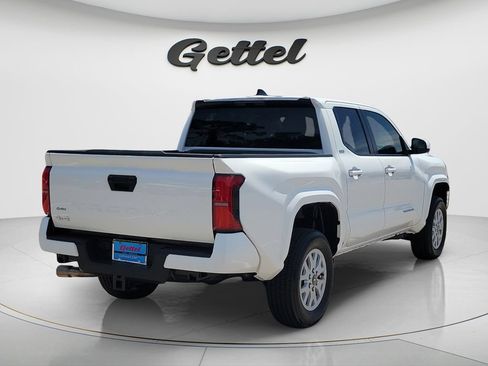 Certified 2025 Toyota Tacoma SR5 AWD/4WD image 5