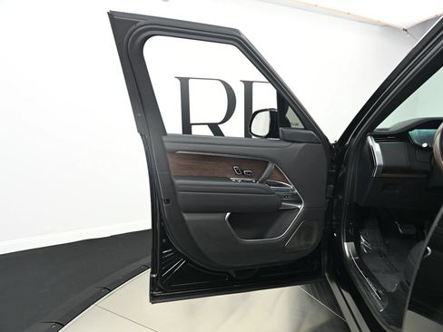 Used 2024 Land Rover Range Rover Autobiography AWD/4WD image 16
