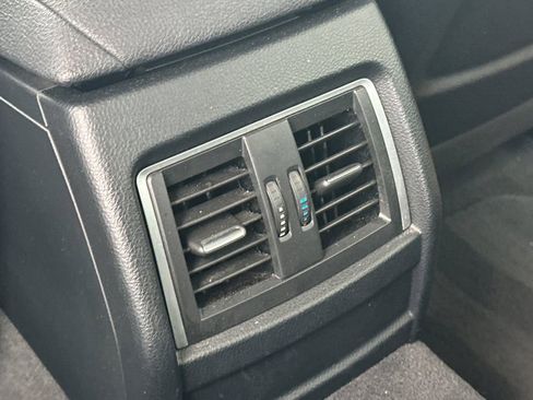 Used 2017 BMW 320i Sedan image 11