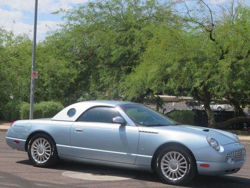 Used 2004 Ford Thunderbird RWD image 4