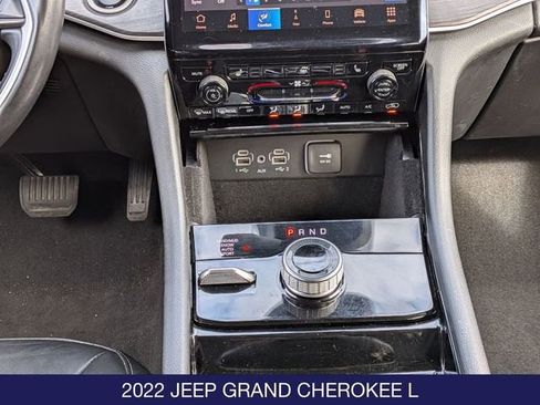 Used 2022 Jeep Grand Cherokee L Limited AWD/4WD image 13