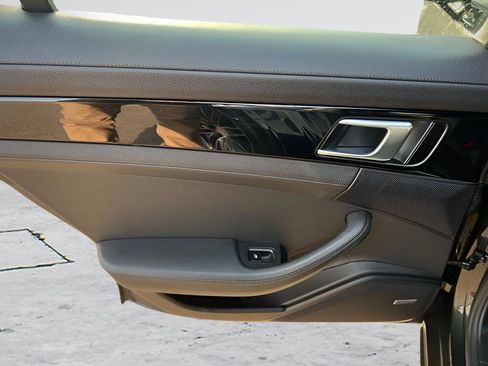 Used 2017 Porsche Panamera 4 image 17