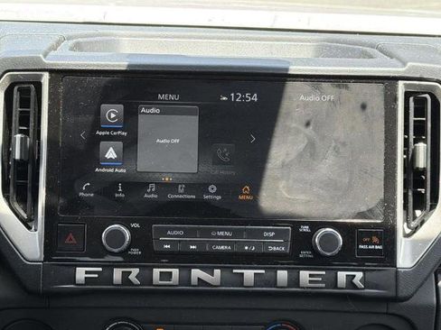 Certified 2025 Nissan Frontier SV RWD image 3