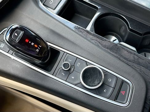 Used 2021 Cadillac Escalade ESV Premium Luxury w/ Driver Assist Tech Package AWD/4WD image 31