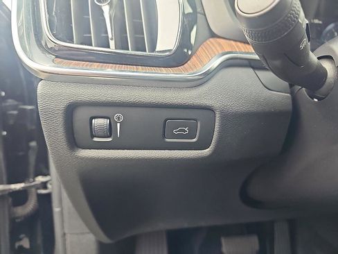 Used 2020 Volvo S60 T6 Inscription image 15