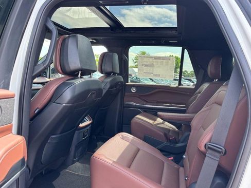 New 2026 Lincoln Navigator Reserve AWD/4WD image 11