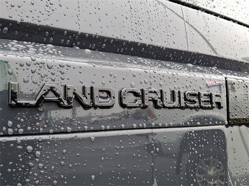 Used 2025 Toyota Land Cruiser image 31