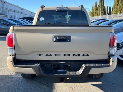 Used 2020 Toyota Tacoma TRD Sport image 4