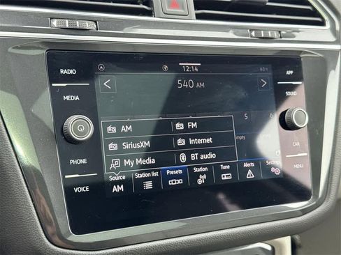 Used 2022 Volkswagen Tiguan SE image 20
