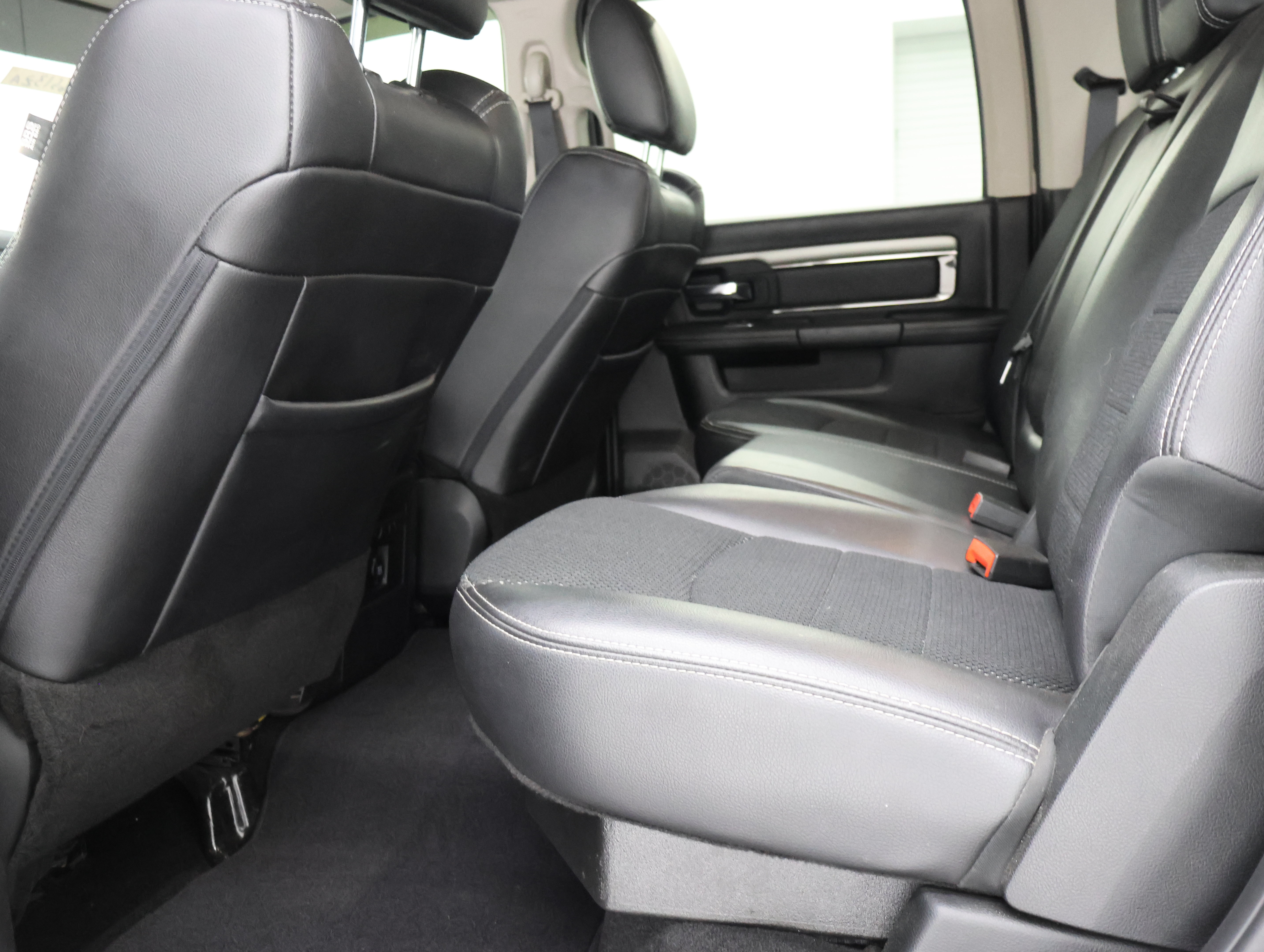 Used 2018 RAM 2500 Big Horn w/ Sport Appearance Group AWD/4WD image 9