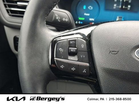 Used 2023 Ford Escape Platinum w/ Premium Technology Package FWD image 22