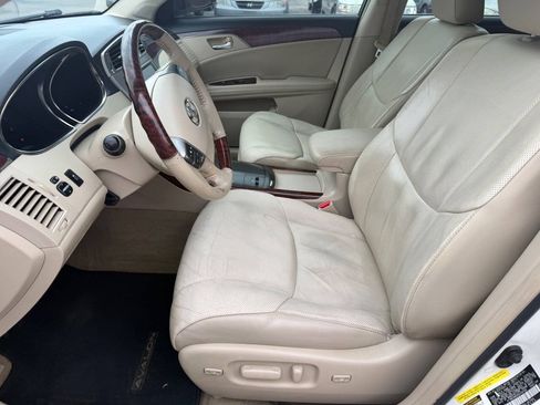 Used 2011 Toyota Avalon Limited FWD image 13