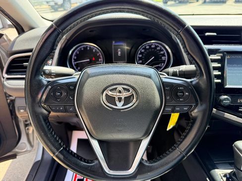 Used 2019 Toyota Camry SE image 18