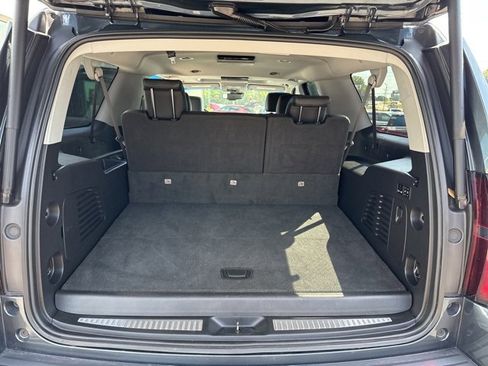 Certified 2020 Chevrolet Suburban Premier w/ Premier 6.2L Value Package image 30