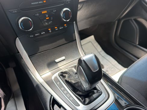 Used 2016 Ford Edge SEL FWD image 16