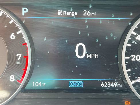 Used 2020 Genesis G90 3.3T Premium RWD image 12