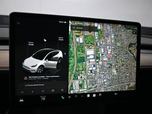 Used 2024 Tesla Model Y Long Range image 16