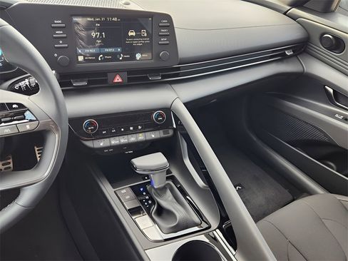 New 2026 Hyundai Elantra SEL Sport image 17
