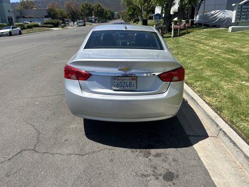 Used 2019 Chevrolet Impala LT FWD image 10