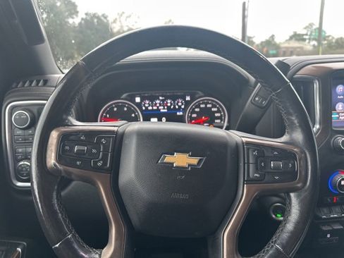 Used 2022 Chevrolet Silverado 2500 High Country w/ Z71 Off-Road Package image 10