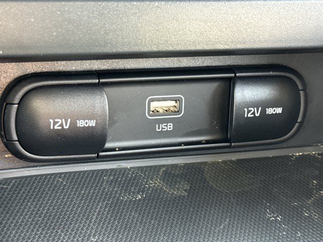 Used 2025 Kia Soul LX w/ LX Technology Package FWD image 38
