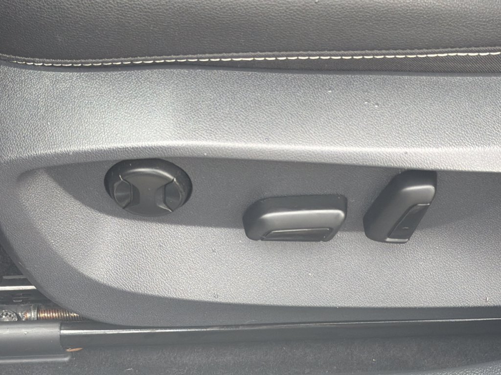 Certified 2022 Volkswagen Taos SEL AWD/4WD image 10