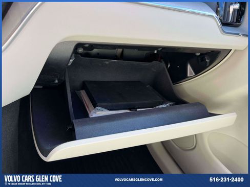 Certified 2023 Volvo XC60 T8 Plus image 33