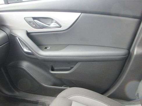 Used 2024 Chevrolet Blazer LT w/ Convenience Package FWD image 32