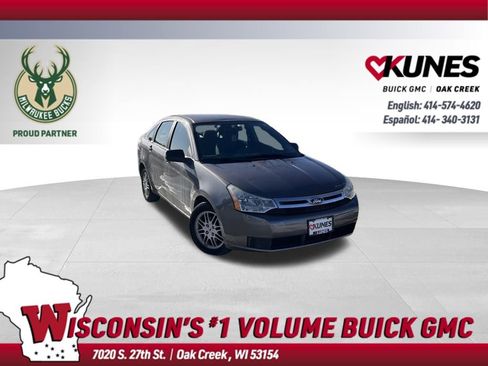 Used 2011 Ford Focus SE image 1