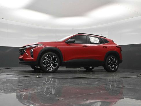 New 2026 Chevrolet Trax RS w/ Driver Confidence Package FWD image 19