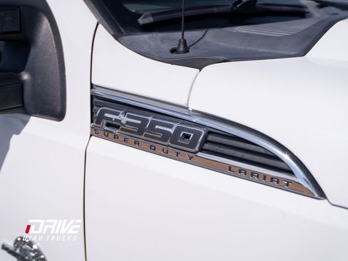 Used 2012 Ford F350 Lariat w/ Lariat Interior Pkg image 11