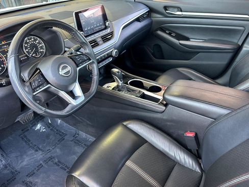 Certified 2024 Nissan Altima 2.5 SR FWD image 10
